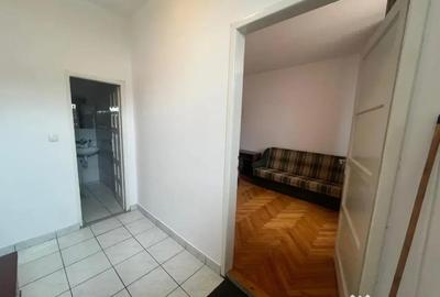Garsonieră decomandată în Central - 2