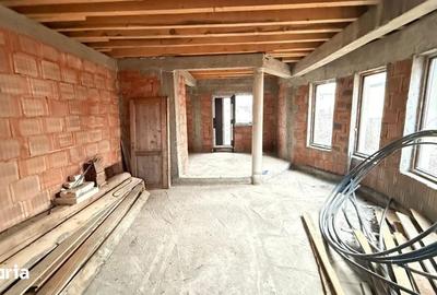 Casă cu 6 camere cu Teren 770 Mp în Câmpineanca - 2