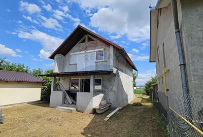 Casă individuală cu 6 camere cu Canalizare în Lisaura - 2