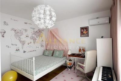 Casă cu 4 camere cu Teren 100 Mp în Metalurgiei - 4