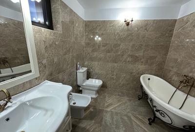 Casă cu 4 camere cu Teren 2000 Mp în Central - 6