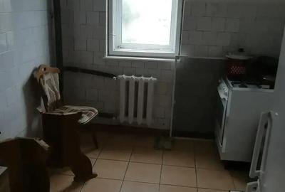 Apartament cu 3 camere decomandat în Far - 2