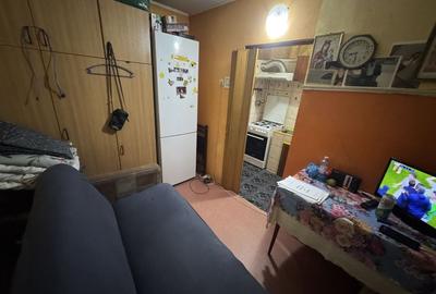 Apartament 3 camere zona Km 4 5 - 8