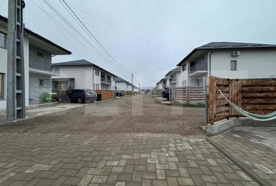 Casa individuala zona rezidentiala, 126 mp construi?i ,380 mp teren zona Tisauti - 1