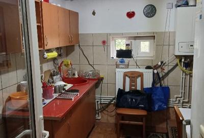Casă cu 4 camere cu Teren 836 Mp în Ghighiu - 2