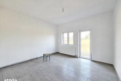 Casă cu 7 camere cu Teren 1431 Mp în Central