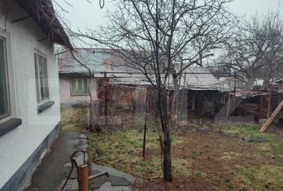 Casă cu 3 camere cu Teren 1500 Mp în Central - 4