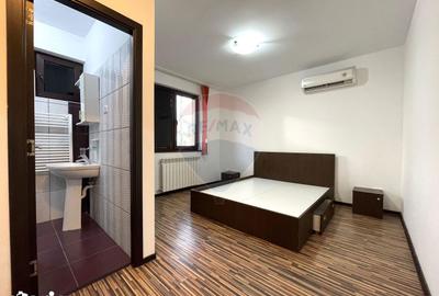 Casă cu 5 camere cu Teren 110 Mp în Palazu Mare - 12