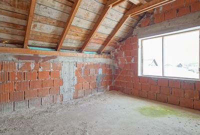 Casă cu 6 camere cu Teren 847 Mp în Hălchiu - 37