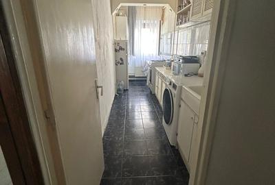 Apartament cu 2 camere decomandat în Tractorul - 9