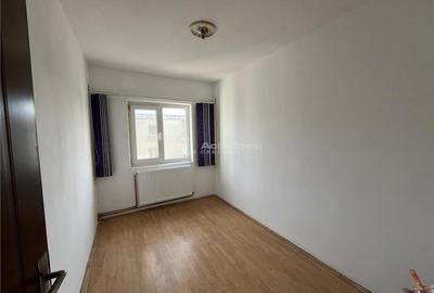 Lugoj, 3 Cam., 72 Mp., Decomandat - 7