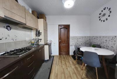 Apartament 3 camere de vanzare, zona Miorita - 4