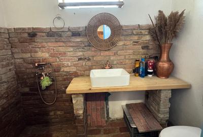 Casă cu 2 camere cu Teren 1700 Mp în Corbu - 15