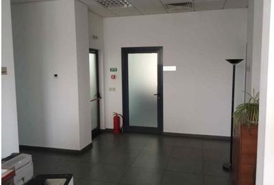 Birou, de 2,300 mp, în P-ța Unirii - 2