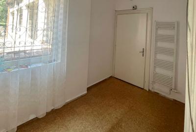 Casă cu 4 camere cu Teren 600 Mp în Centrul Istoric - 1