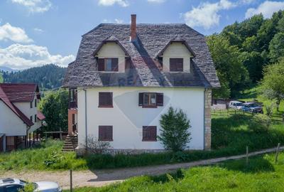Casa / Vila de vanzare Fundata- Romania - 33
