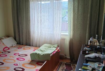 Apartament cu 4 camere decomandat în Central - 1