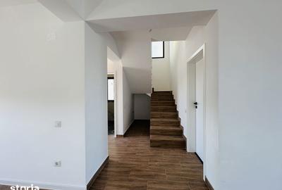 Casă cu 5 camere cu Teren 370 Mp în Central - 15