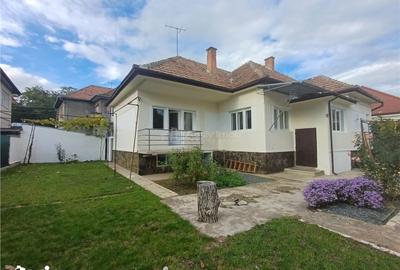 Casă cu 4 camere cu Canalizare în Ultracentral - 3