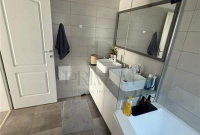 Duplex zona excelenta - mobilat - utilat - panouri solare - suprafete generoase - 24