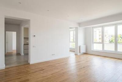 Apartament cu 3 camere semidecomandat în Vest