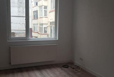 Casă individuală cu 12 camere cu Canalizare în P-ța Muncii - 12