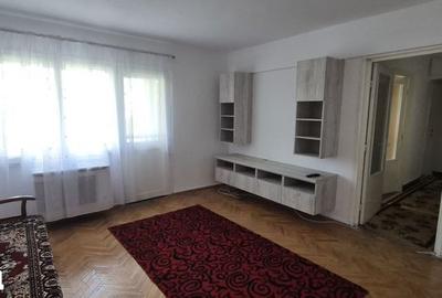 Apartament cu 4 camere decomandat în Central - 1
