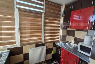 Apartament 3 camere, decomandat, 62 mp utili , mobilat si utilat , Craiovita Nou - 1