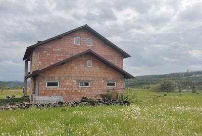Casă cu 4 camere în Lăpuș - 3