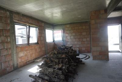 Casă cu 4 camere cu Teren 850 Mp în Central - 11