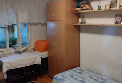 Apartament cu 3 camere decomandat, etaj 3/4, zona Cug - 4