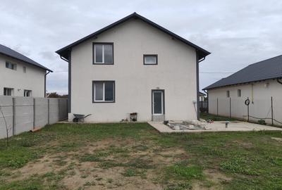 Casă individuală cu 5 camere cu Teren 500 Mp în Cumpăna - 1