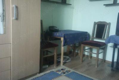 Inchiriez Garsoniera (doua camere) - 3