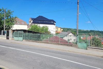 Casă cu 2 camere cu Teren 600 Mp în Central - 2