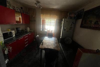 Apartament cu 2 camere decomandat în Soarelui