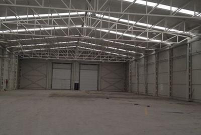 Spațiu comercial, de 1,700 mp, în Central - 7