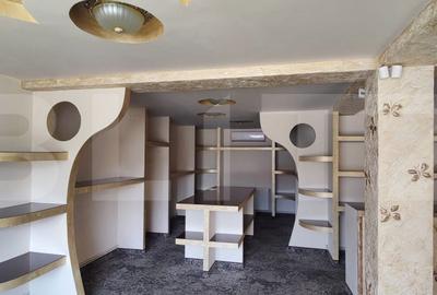 Spațiu comercial, de 189 mp, în Central - 8