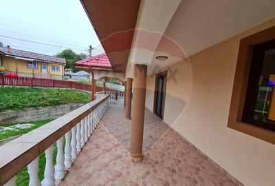 Casa cu 6 camere de vanzare in zona de munte - 15