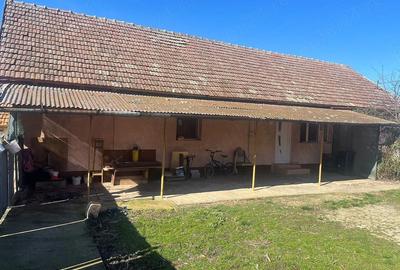 Casă cu 2 camere cu Teren 2000 Mp în Ghilad