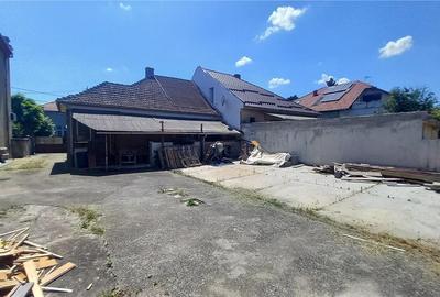 Doua case alipite in Titulescu - 2