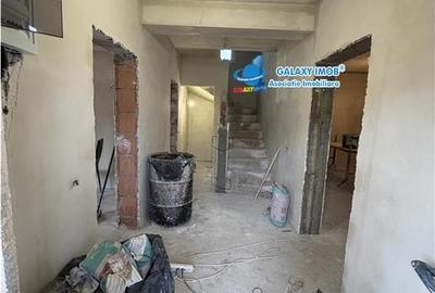 Casă cu 5 camere cu Teren 500 Mp în Central - 11