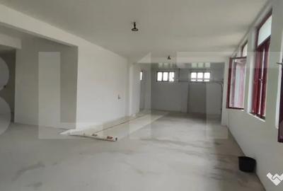 Spațiu comercial, de 200 mp, în Central - 2
