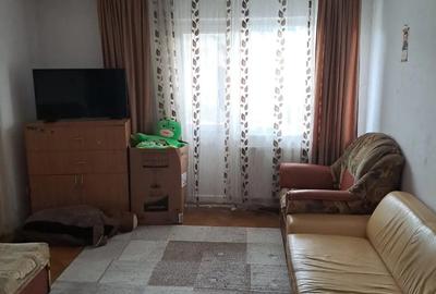 Apartament cu 3 camere decomandat în Traian - 1