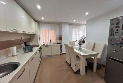 Apartament cu 3 camere decomandat în Central - 14