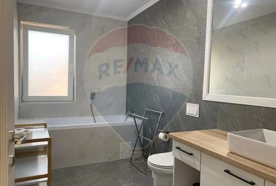 Casă cu 4 camere cu Canalizare în Central - 1