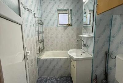 Apartament cu 2 camere decomandat în Republicii