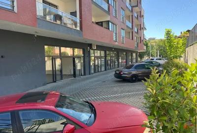 Spațiu comercial, de 60 mp, în Spitalul Județean - 8