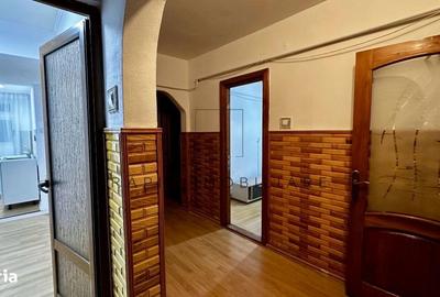 Apartament cu 3 camere decomandat în Micro 13 - 14