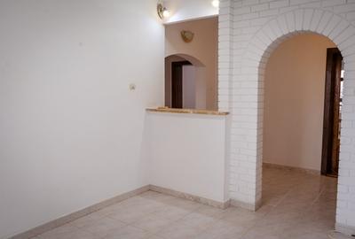 Decomandat - Spations - 2 bai - Langa Iulius Mall - 12