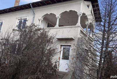 Casă în Dealu - 1